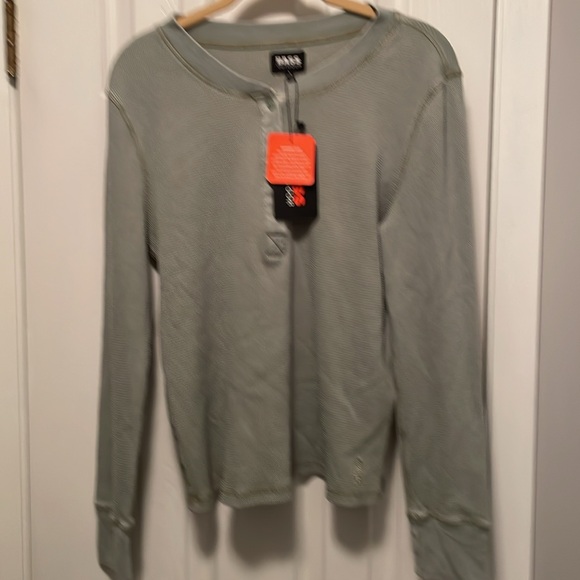 2 Outdoor Bass Women’s Tops in Size
Large. One wash out black and mint green - Picture 5 of 9